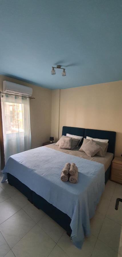 Stefaris "Koutsou Court 105" Apartment Larnaca Bagian luar foto