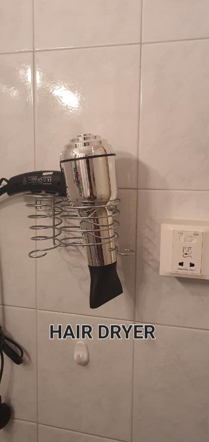Stefaris "Koutsou Court 105" Apartment Larnaca Bagian luar foto